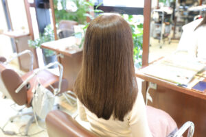 髪のクセがなくなると収まりの良い髪になります
