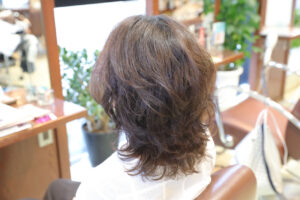 クセのある髪でもパーマをかけると雰囲気が変わります